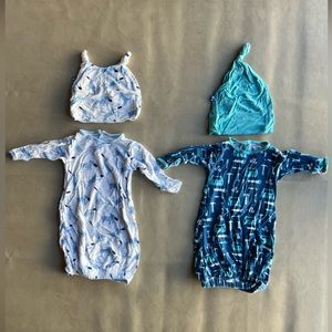 Bundle of 2 kickee pants gowns and hats in newborn size EUC.